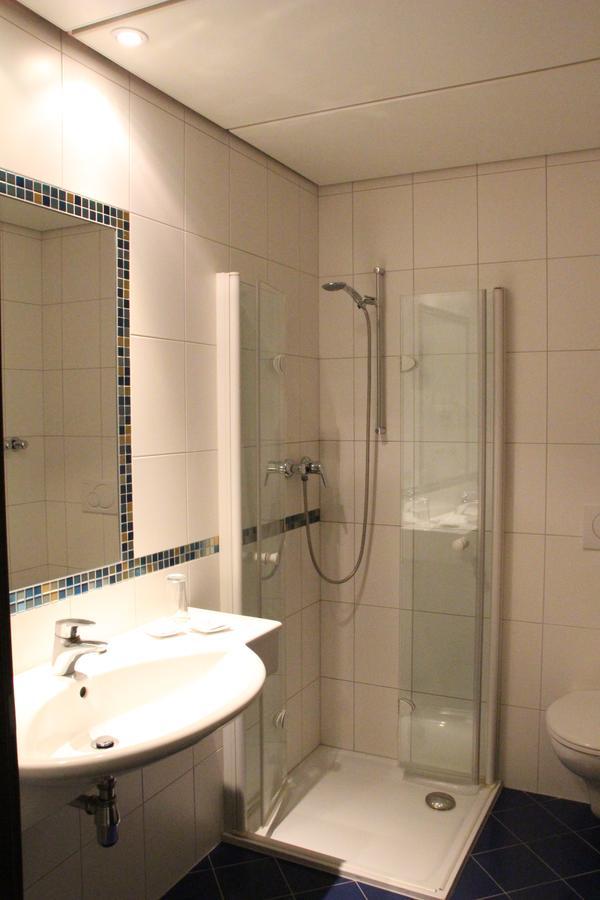 Hotel Alhartinger Hof Leonding Rum bild